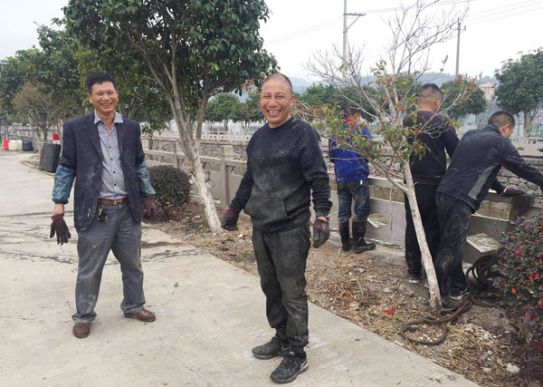 在外能人苏德生回乡甘当清道夫