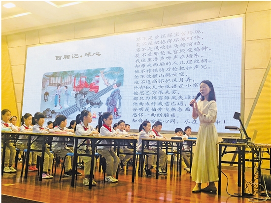 刘微娟的越剧表演,真正开始于2011年,她说很幸运当时能得到温州越剧团