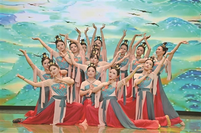 给你一个舞台 让你绽放精彩 乐清传媒清和学院2025春季班举行结业汇演
